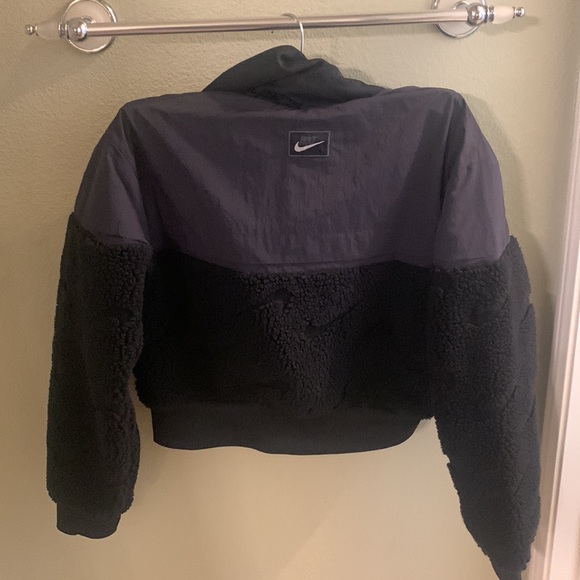 Nike - Picture 7 of 10